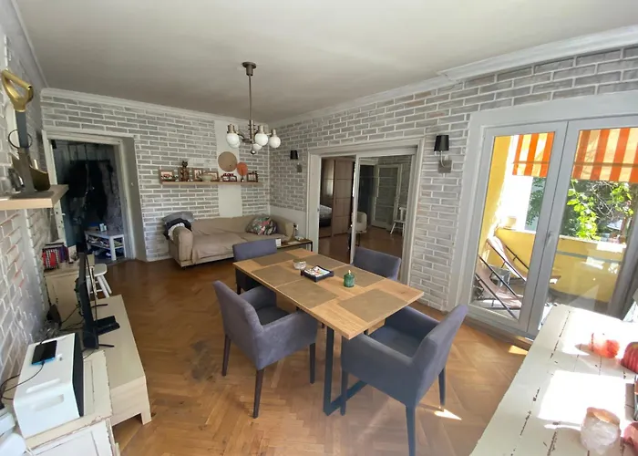 Journalist Squad Appartamento *